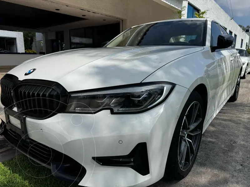 Foto BMW Serie 3 330e Sport Line Plus usado (2020) color Blanco precio $568,000
