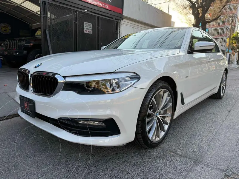 Foto BMW Serie 5 530iA Sport Line usado (2018) color Blanco precio $449,900