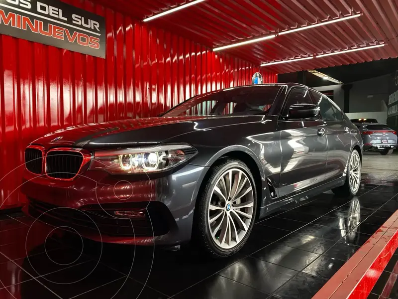 Foto BMW Serie 5 530iA Sport Line usado (2019) color Gris Space precio $499,000