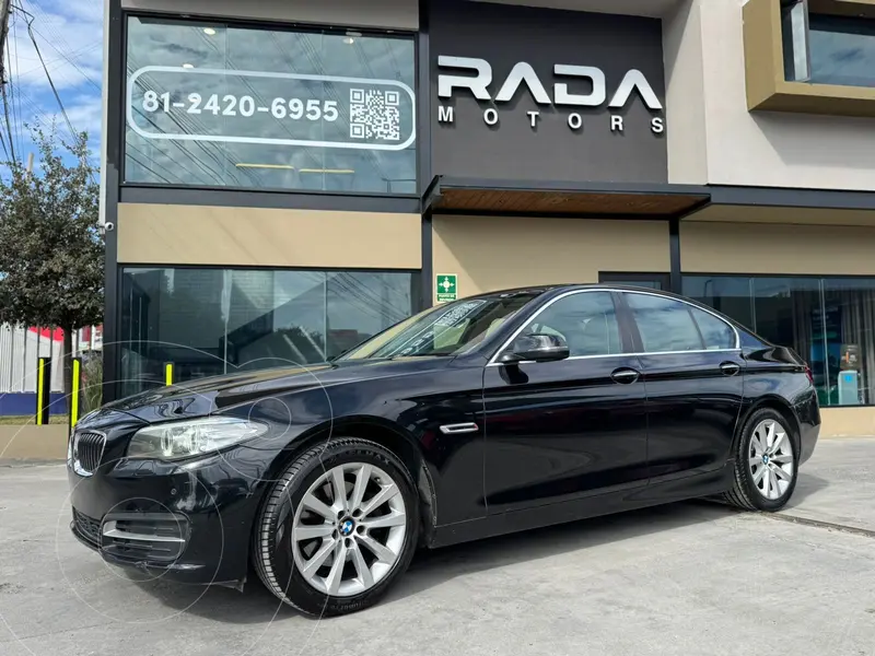 Foto BMW Serie 5 520iA usado (2016) color Negro precio $299,999
