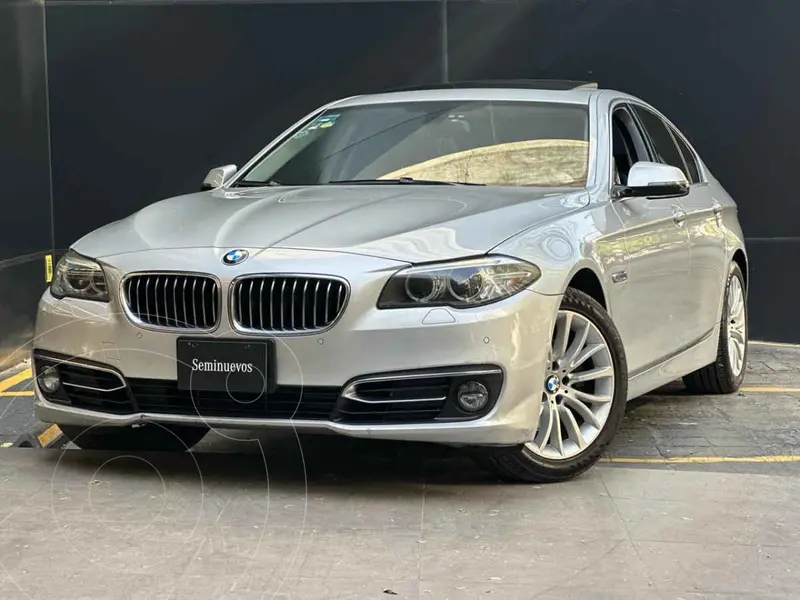 Foto BMW Serie 5 528iA Luxury Line usado (2015) color Plata precio $325,000