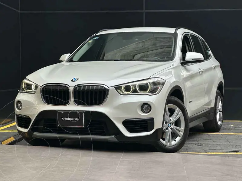 Foto BMW X1 sDrive 18iA usado (2018) color Blanco precio $460,000