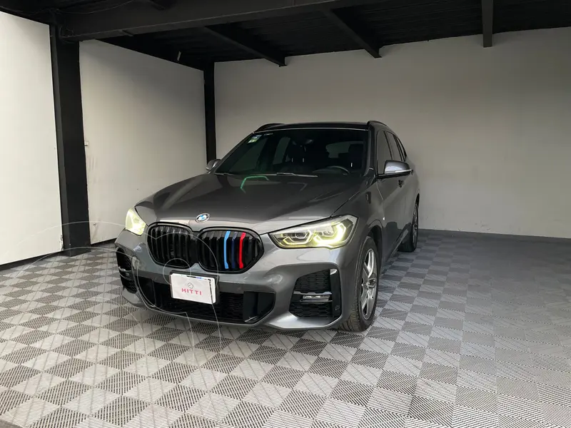 Foto BMW X1 sDrive 20iA M Sport usado (2020) color Gris precio $368,000