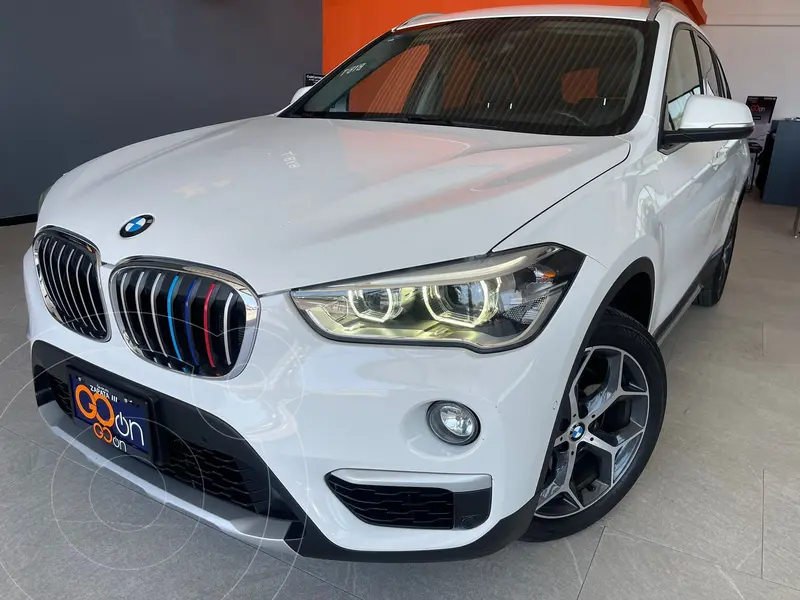 Foto BMW X1 sDrive 20iA M Sport usado (2019) color Blanco financiado en mensualidades(enganche $118,750 mensualidades desde $8,609)