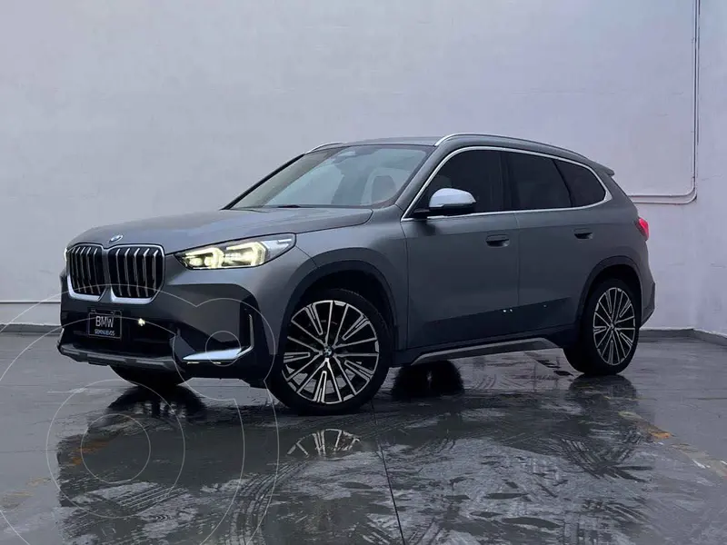 Foto BMW X1 sDrive20i usado (2024) color Gris financiado en mensualidades(enganche $171,380 mensualidades desde $16,906)