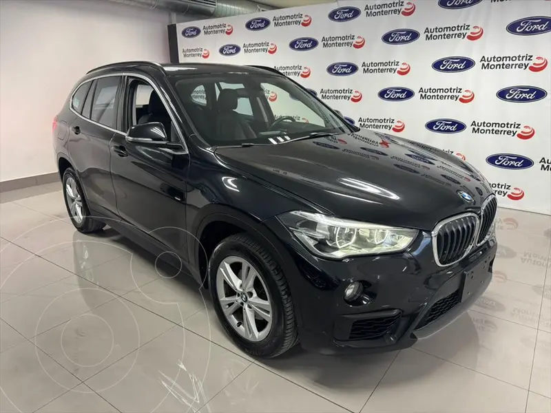 Foto BMW X1 sDrive 18iA usado (2019) color Negro precio $279,000