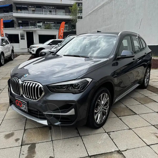 Foto BMW X1 sDrive 20iA X Line usado (2020) color Gris precio $365,000