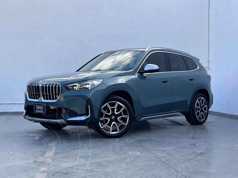 Foto BMW X1 sDrive20i usado (2025) color Blanco financiado en mensualidades(enganche $184,580 mensualidades desde $18,209)
