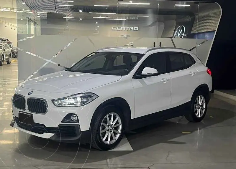 Foto BMW X2 sDrive18iA Executive usado (2020) color Blanco financiado en mensualidades(enganche $151,458 mensualidades desde $6,879)