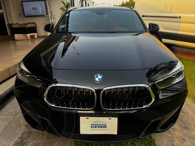 Foto BMW X2 sDrive20i usado (2023) color Negro precio $585,000