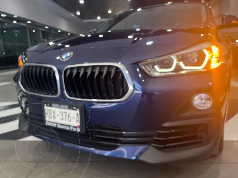 Foto BMW X2 sDrive18iA Executive usado (2019) color Azul financiado en mensualidades(enganche $142,221 mensualidades desde $6,460)