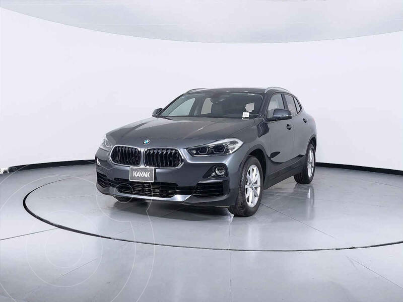 Foto BMW X2 sDrive18iA Executive usado (2020) color Gris precio $630,999