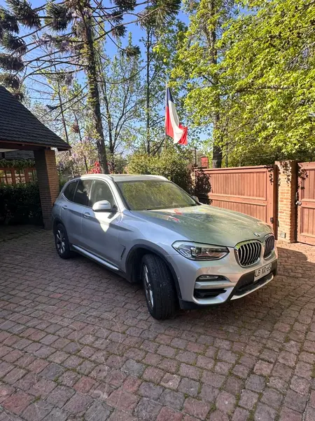 Foto BMW X3 xDrive 30d usado (2019) color Plata precio $31.500.000