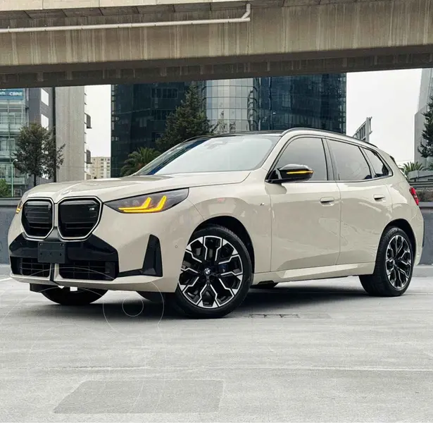 Foto BMW X3 M50 xDrive usado (2025) color Gris financiado en mensualidades(enganche $329,780 mensualidades desde $32,532)