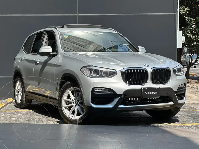 Foto BMW X3 sDrive20iA Executive usado (2018) color plateado precio $490,000