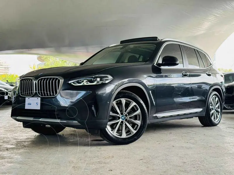 Foto BMW X3 xDrive30e usado (2024) color Gris financiado en mensualidades(enganche $241,780 mensualidades desde $23,851)