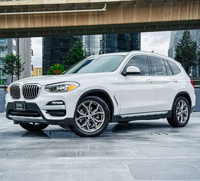 Foto BMW X3 xDrive30i usado (2021) color Blanco financiado en mensualidades(enganche $120,780 mensualidades desde $11,915)