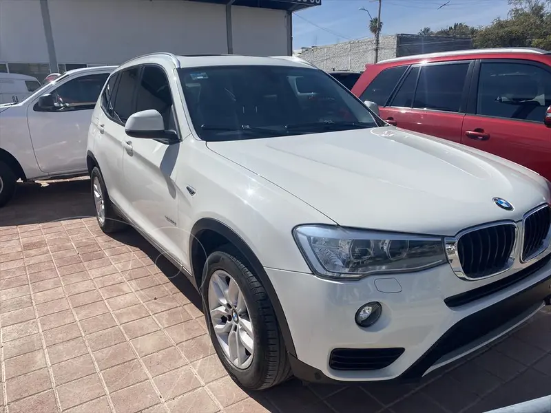 Foto BMW X3 sDrive20iA usado (2017) color Blanco precio $499,000