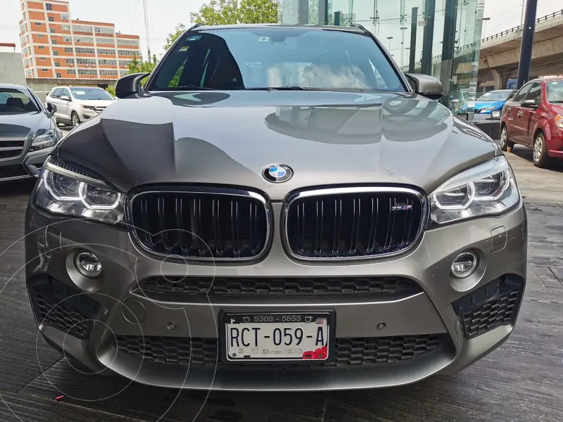 Foto BMW X5 M 4.4L usado (2018) color Plata financiado en mensualidades(enganche $245,000 mensualidades desde $24,330)