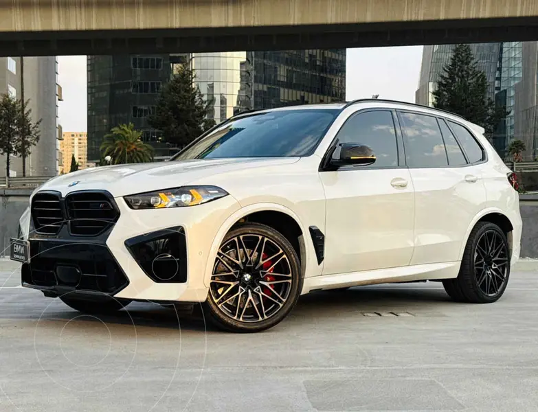 Foto BMW X5 M Competition usado (2024) color Blanco financiado en mensualidades(enganche $525,580 mensualidades desde $51,848)