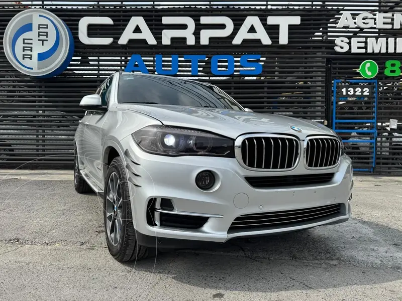 Foto BMW X5 xDrive35iA Excellence usado (2016) color plateado precio $439,000