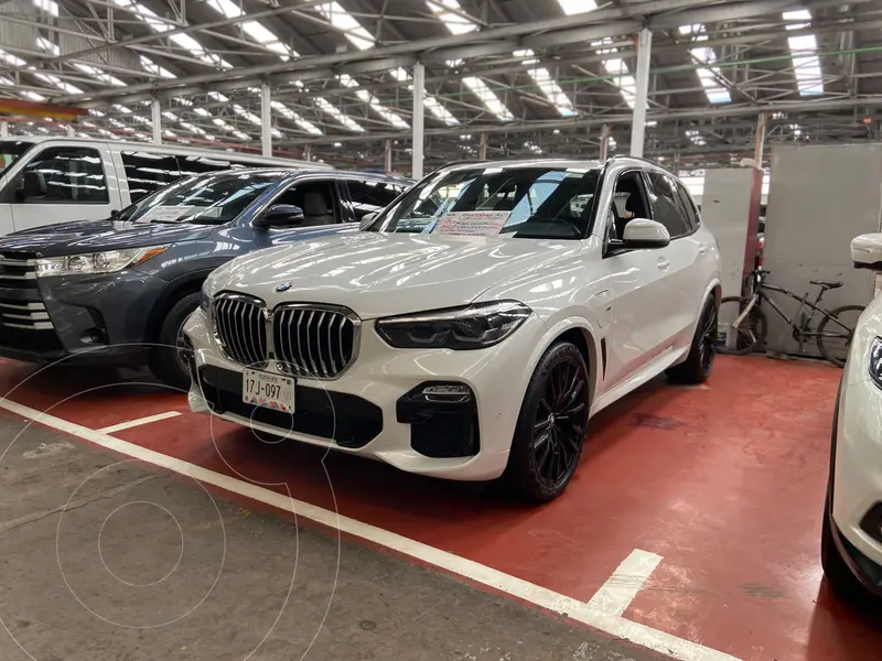 Foto BMW X5 xDrive40iA Executive usado (2021) color Blanco financiado en mensualidades(enganche $285,000 mensualidades desde $49,000)