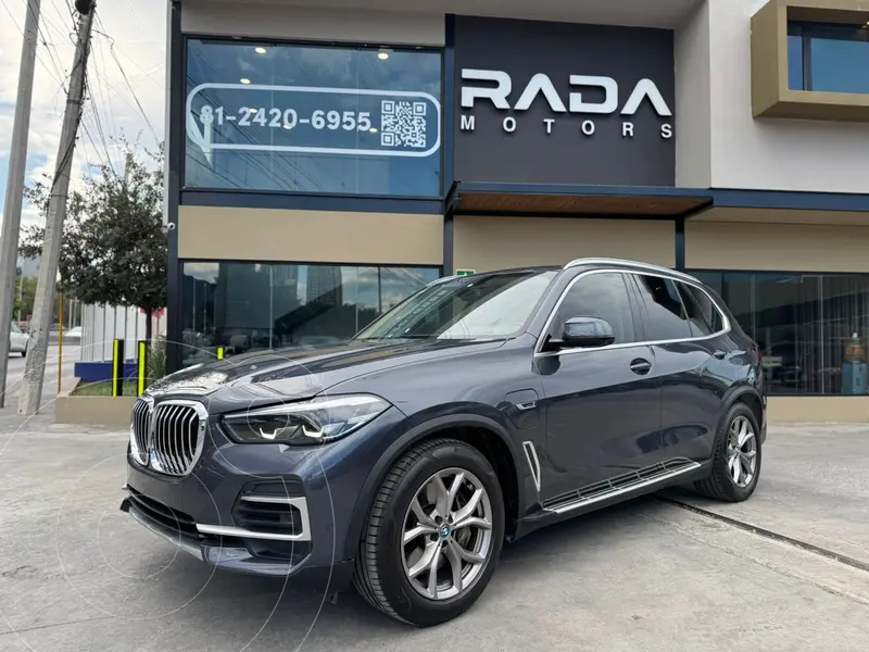Foto BMW X5 xDrive45e usado (2022) color Gris Oscuro precio $970,000