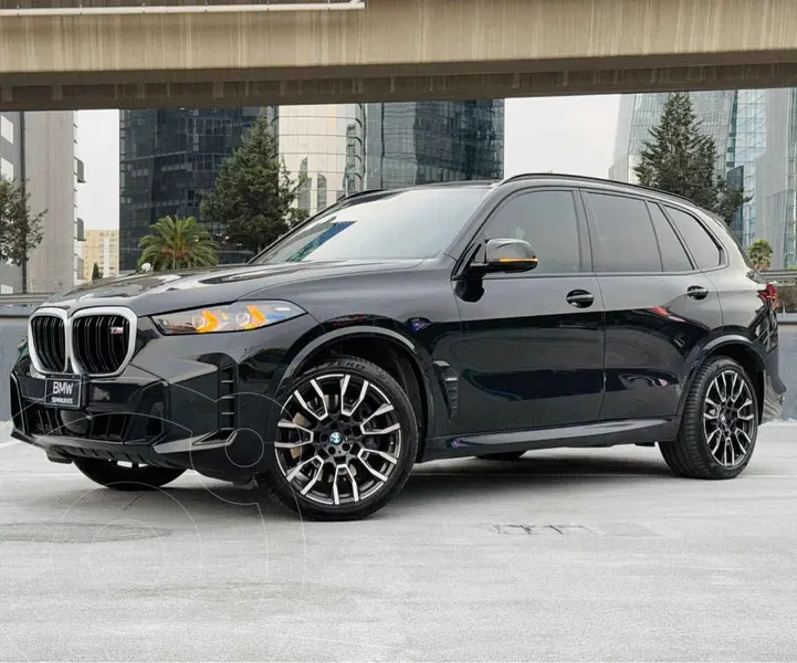 Foto BMW X5 M60i usado (2024) color Negro financiado en mensualidades(enganche $371,580 mensualidades desde $36,656)