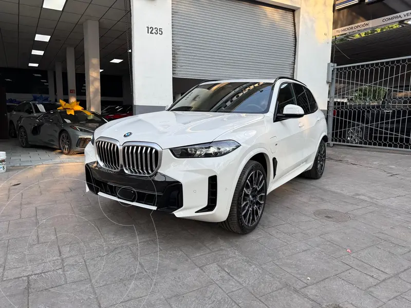 Foto BMW X5 xDrive 50e usado (2025) color Blanco precio $1,779,900
