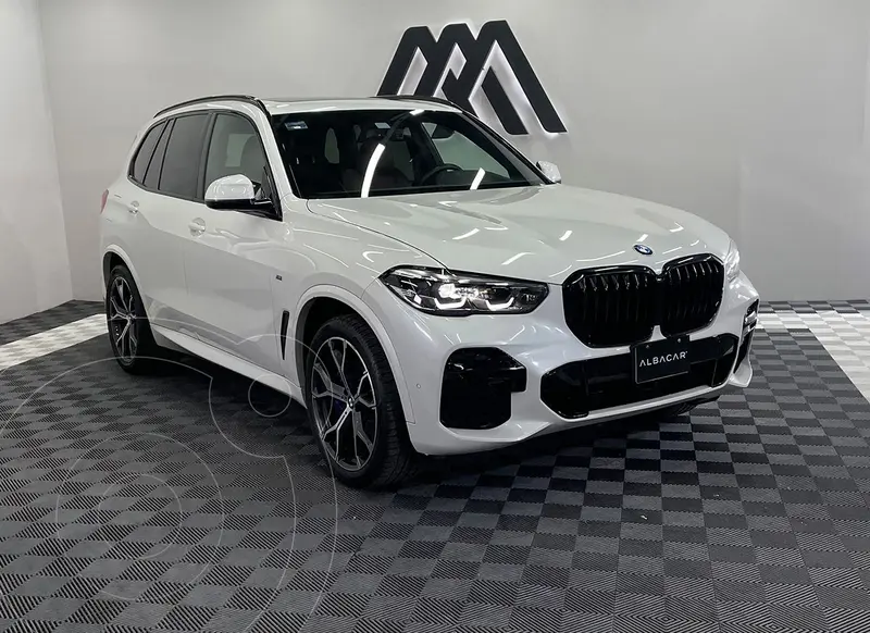 Foto BMW X5 xDrive40i usado (2023) color Blanco precio $1,456,999