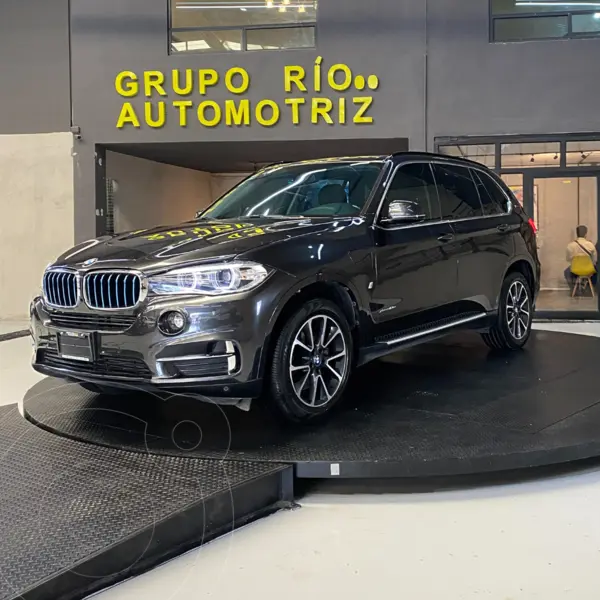 Foto BMW X5 xDrive 40e Excellence (Hibrido) usado (2018) color Gris Oscuro precio $579,000