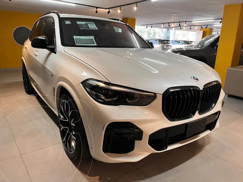Foto BMW X5 M50i usado (2023) color Blanco precio $1,399,000