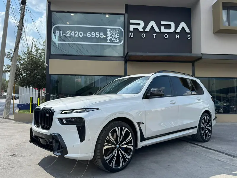 Foto BMW X7 M60i usado (2023) color Blanco precio $1,860,800