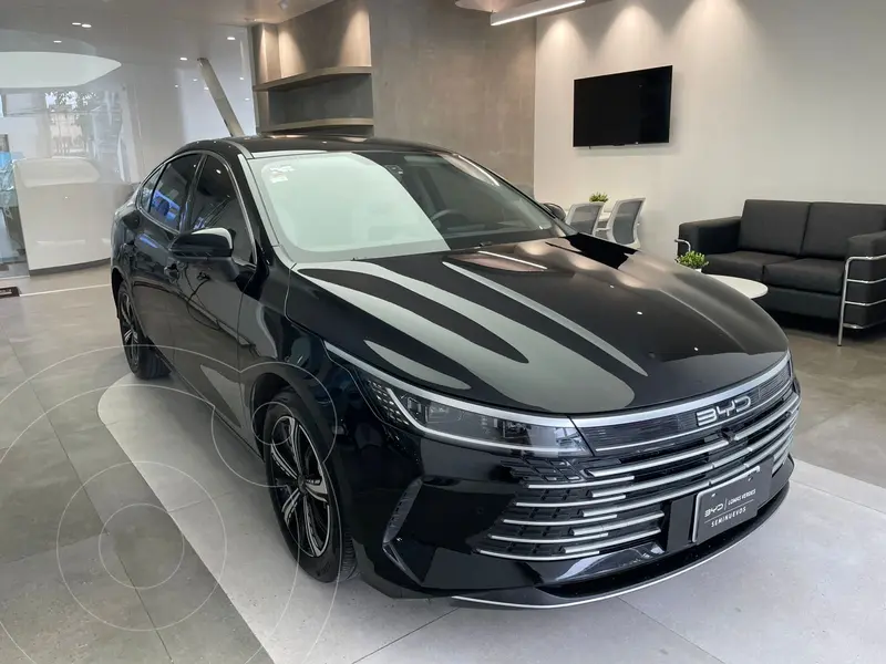 Foto BYD King DM-i 50km usado (2025) color Negro financiado en mensualidades(enganche $166,782 mensualidades desde $7,165)