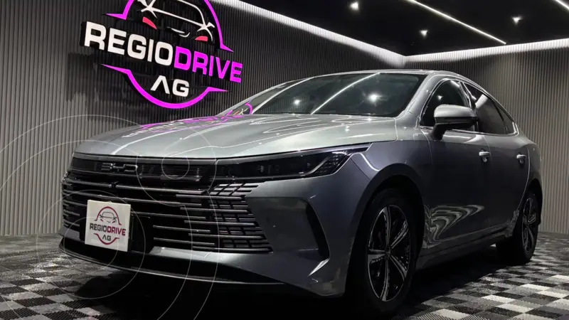 Foto BYD King DM-i usado (2025) color Gris precio $468,900