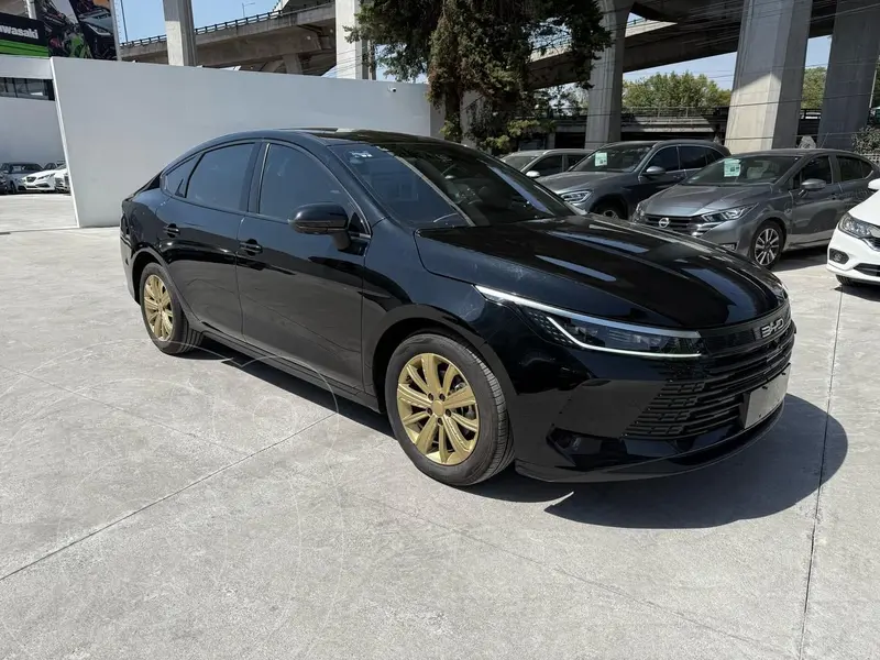 Foto BYD King DM-i usado (2025) color Negro precio $435,000