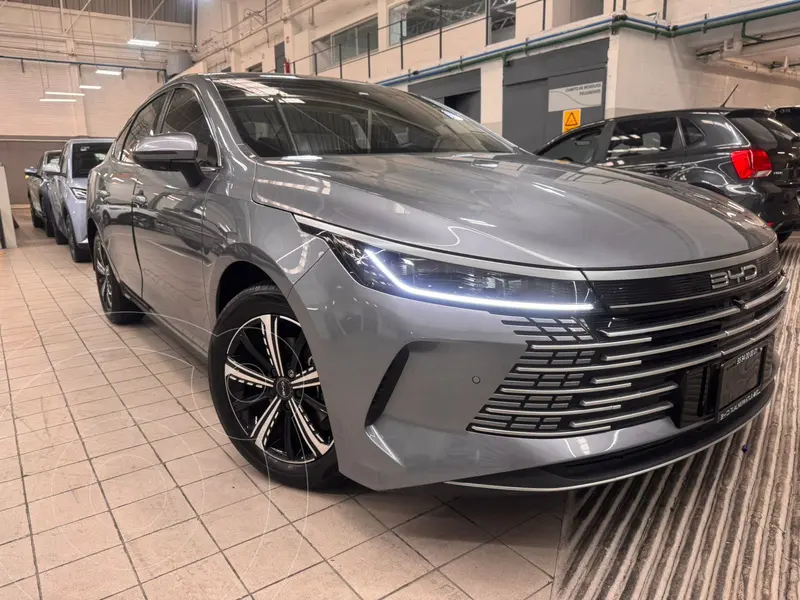 Foto BYD King DM-i usado (2024) color Gris precio $445,000
