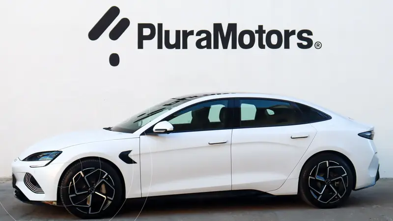 Foto BYD Sealion 7 EV AWD usado (2025) color Blanco financiado en mensualidades(enganche $171,380 mensualidades desde $14,602)