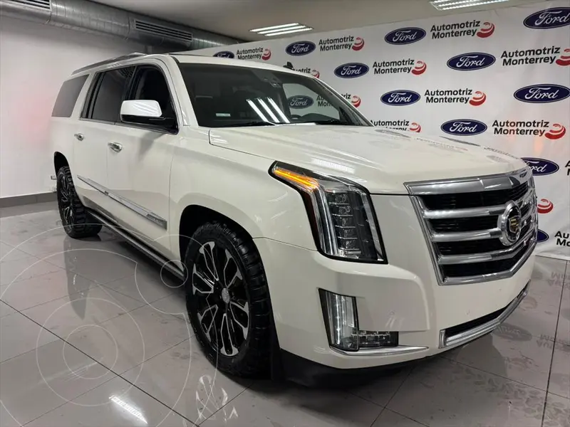 Foto Cadillac Escalade ESV Premium 8 Pasajeros usado (2015) color Blanco precio $490,000