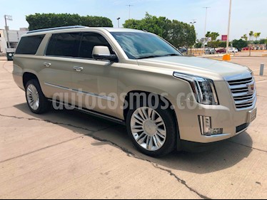 foto Cadillac Escalade ESV Platinum usado (2017) color Champagne precio $1,025,000
