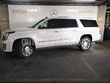 Cadillac Escalade 5p ESV Platinum P V8/6.2 Aut usado (2016) color Blanco precio $899,000