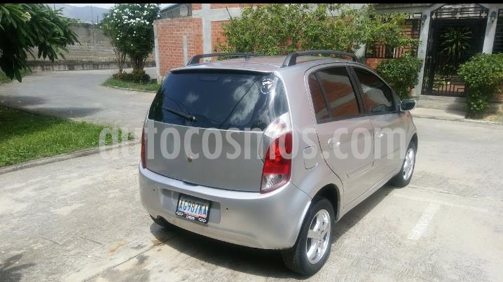 Chery QQ Basic 1.1L usado (2012) color Plata precio BoF2.200