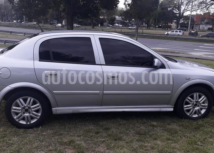 foto Chevrolet Astra GLS 2.0 4P usado (2007) color Gris Plata precio $330.000
