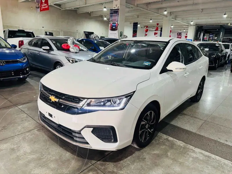 Foto Chevrolet Aveo HB LT Plus usado (2024) color Blanco precio $269,900