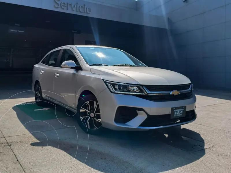 Foto Chevrolet Aveo HB LT usado (2024) color plateado financiado en mensualidades(enganche $58,824 mensualidades desde $6,769)
