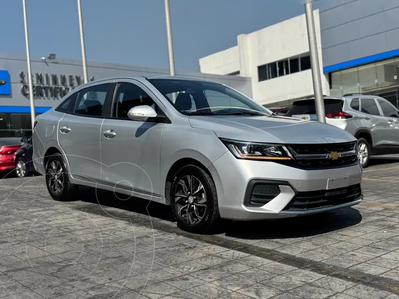 Foto Chevrolet Aveo HB LT Plus usado (2024) color plateado precio $260,000