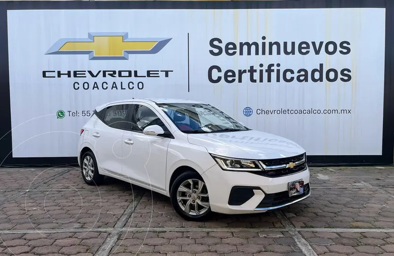 Foto Chevrolet Aveo HB LT usado (2024) color Blanco financiado en mensualidades(enganche $88,275 mensualidades desde $5,881)