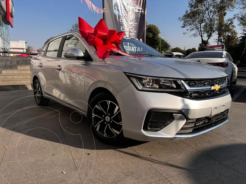 Foto Chevrolet Aveo HB LT Plus usado (2024) color plateado financiado en mensualidades(enganche $108,596 mensualidades desde $4,569)