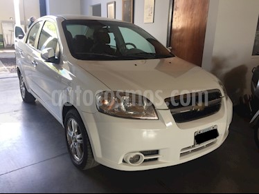Chevrolet Aveo - usado (2011) color Blanco precio $370.000
