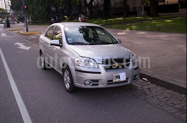 foto Chevrolet Aveo LT usado (2011) color Plata precio $375.000
